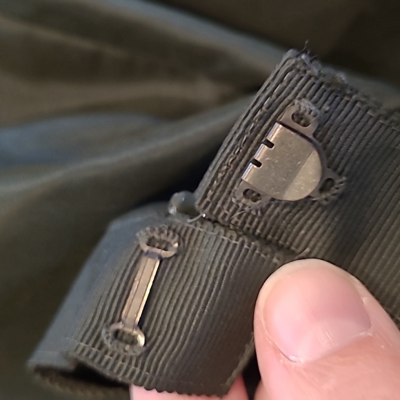 Diane vonFurstenberg silk skirt. Size 8 - Picture 5 of 7